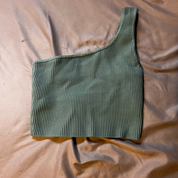 One Sleeved Ribbed Cropped Tank - Picture 3 of 3
